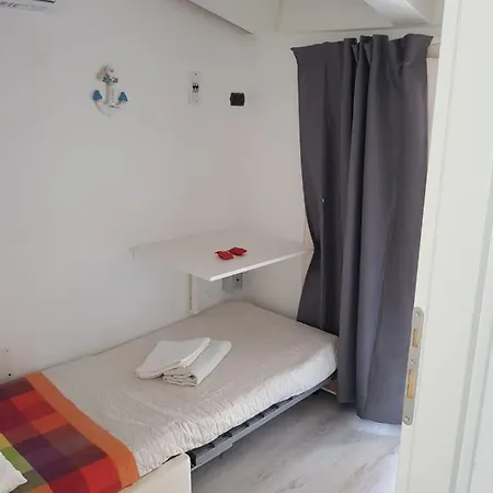 Dormi Da Me Sul Mare 住宿加早餐酒店 西维尔诺瓦·马尔凯