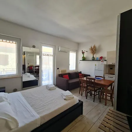 לינה וארוחת בוקר Dormi Da Me Sul Mare צ'יביטאנובה מארקה